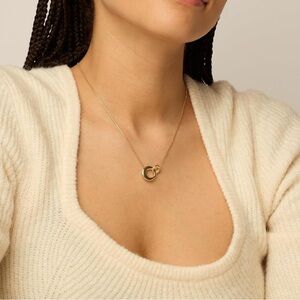 Gold Interlocking Necklace